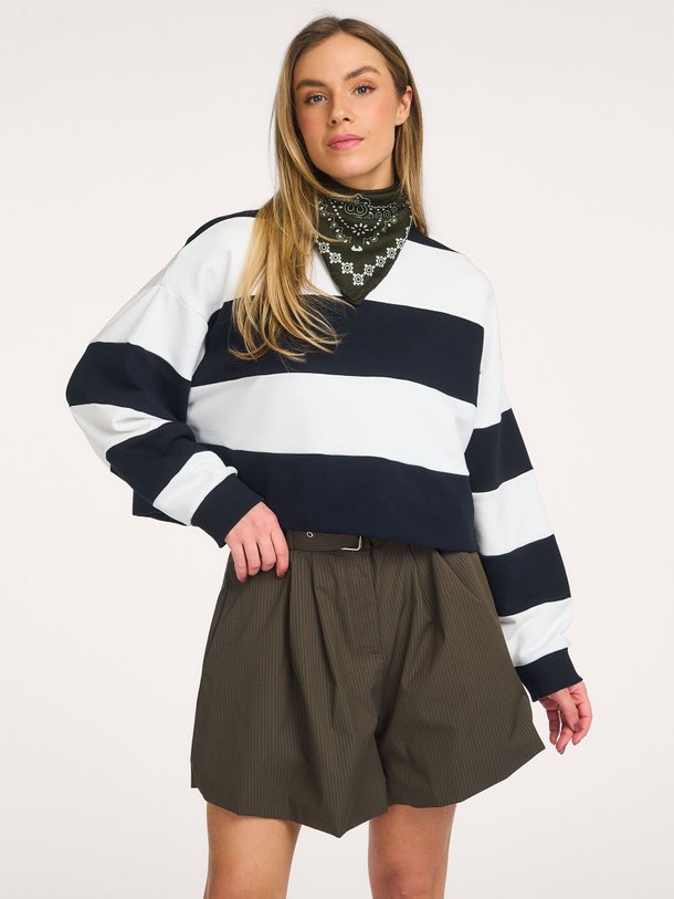 Ontdek de Derek katoen gestreepte sweater van Johny in de kleur Donkerblauw bij Orangebag. Op werkdagen voor 21:45 besteld, morgen in huis.