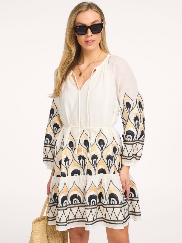 Ontdek de Ramie jurk met borduursel van Greek Archaic Kori in de kleur Off-white bij Orangebag. Op werkdagen voor 21:45 besteld, morgen in huis.