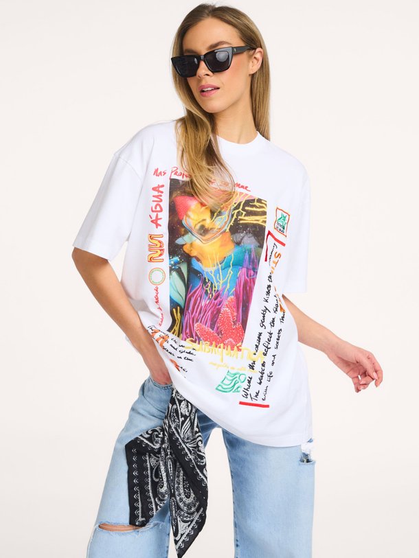 Ontdek de Erika katoenen oversized T-shirt met print van Stieglitz in de kleur Wit bij Orangebag. Op werkdagen voor 21:45 besteld, morgen in huis.