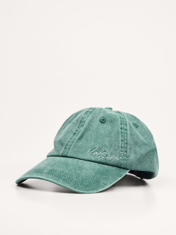 Ontdek de Carlo katoenen logo pet van Lala Berlin in de kleur Groen bij Orangebag. Op werkdagen voor 21:45 besteld, morgen in huis.