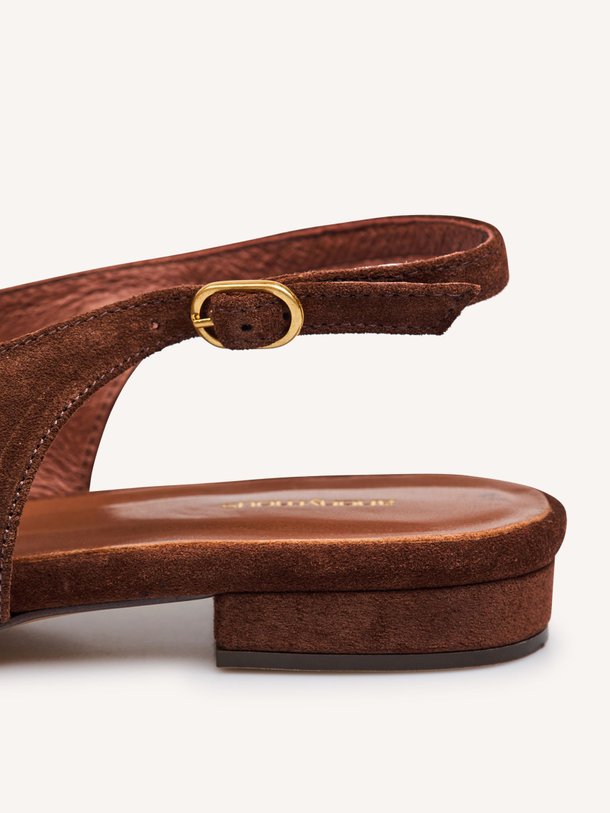 Ontdek de Magda suède slingbacks van Anonymous Copenhagen in de kleur Donkerbruin bij Orangebag. Op werkdagen voor 21:45 besteld, morgen in huis.