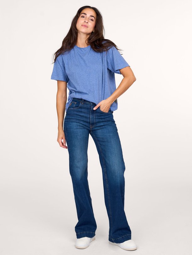 Ontdek de M007 Organic cotton gemêleerd T-shirt van Majestic Filatures in de kleur blauw bij Orangebag. Op werkdagen voor 21:45 besteld, morgen in huis.