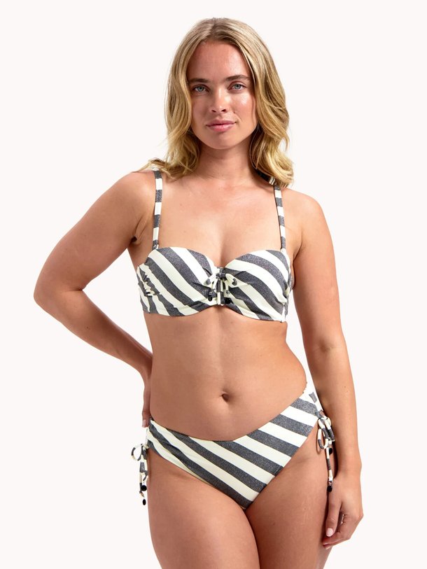 Ontdek de Glitz voorgevormde bikinitop met lurex van Cyell in de kleur grijs bij Orangebag. Op werkdagen voor 21:45 besteld, morgen in huis.
