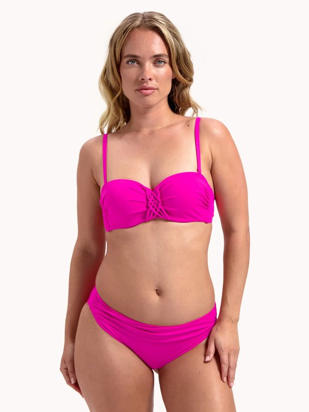Ontdek de Framboise voorgevormde bikinitop van Cyell in de kleur fuchsia bij Orangebag. Op werkdagen voor 21:45 besteld, morgen in huis.