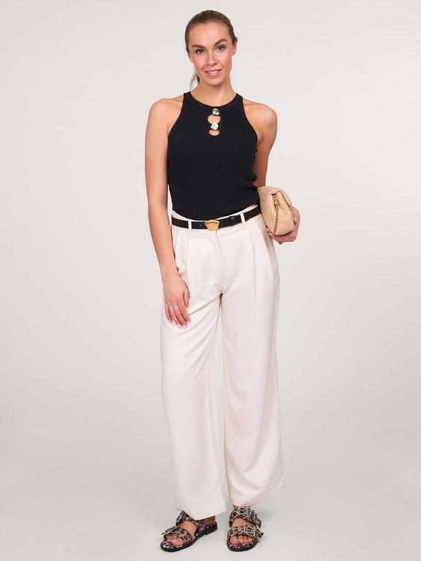 Ontdek de Bodaman lyocell pantalon van Sessun in de kleur crème bij Orangebag. Op werkdagen voor 21:45 besteld, morgen in huis.