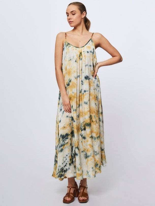 Ontdek de Ivol viscose maxi jurk met dessin van Mes Demoiselles in de kleur okergeel bij Orangebag. Op werkdagen voor 21:45 besteld, morgen in huis.