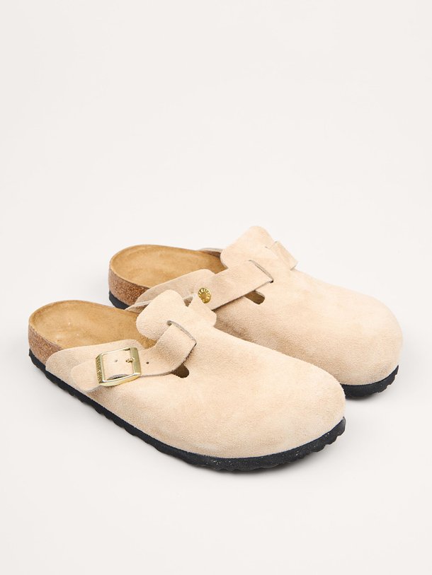 Ontdek de Boston suède instappers van Birkenstock in de kleur Zand bij Orangebag. Op werkdagen voor 21:45 besteld, morgen in huis.