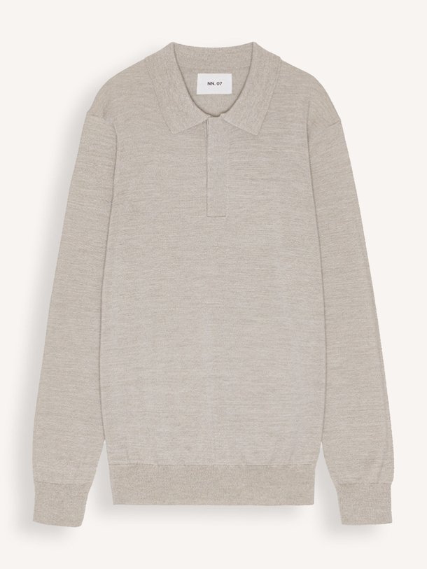 Ontdek de Emerson wollen polo trui van NN.07 in de kleur Beige bij Orangebag. Op werkdagen voor 21:45 besteld, morgen in huis.