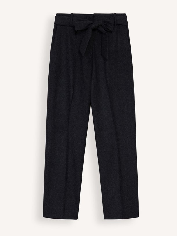 Ontdek de Henry wolmix pantalon van Antik Batik in de kleur donkergrijs bij Orangebag. Op werkdagen voor 21:45 besteld, morgen in huis.