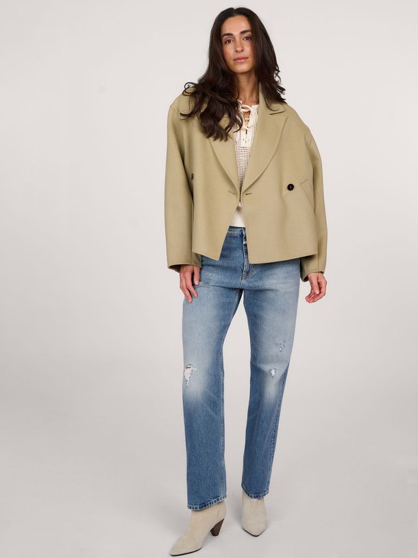 Ontdek de Wolmix korte mantel van Closed in de kleur zand bij Orangebag. Op werkdagen voor 21:45 besteld, morgen in huis.