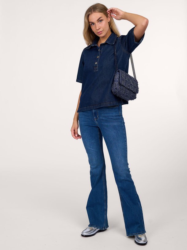 Ontdek de Abina denim top van My Essential Wardrobe in de kleur donkerblauw bij Orangebag. Op werkdagen voor 21:45 besteld, morgen in huis.