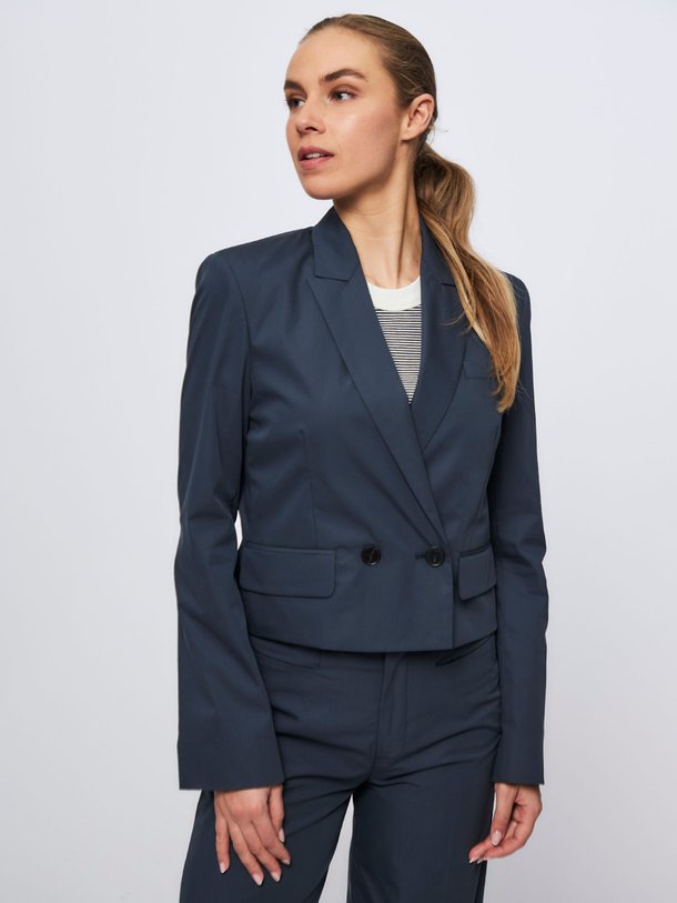Ontdek de Katoenmix cropped blazer van Closed in de kleur donkerblauw bij Orangebag. Op werkdagen voor 21:45 besteld, morgen in huis.