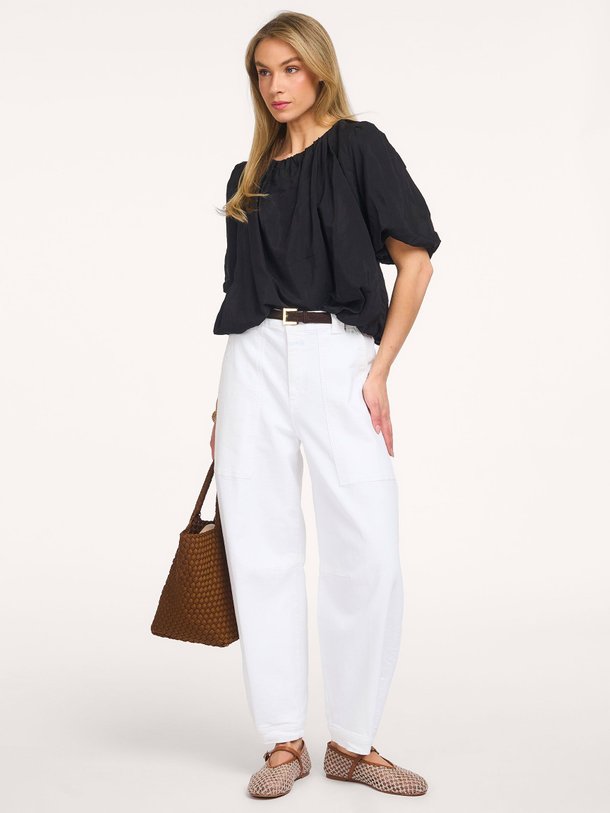 Ontdek de Viscose/katoenmix top van Summum in de kleur Zwart bij Orangebag. Op werkdagen voor 21:45 besteld, morgen in huis.