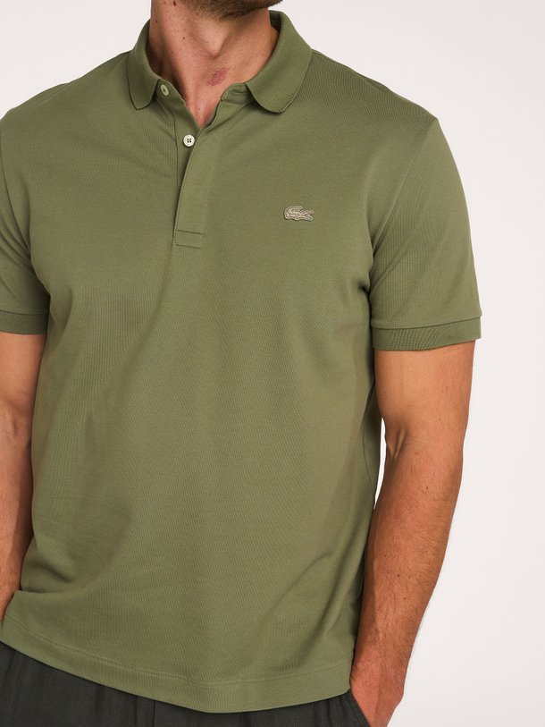 Ontdek de Katoenen logo polo van Lacoste in de kleur Kaki bij Orangebag. Op werkdagen voor 21:45 besteld, morgen in huis.