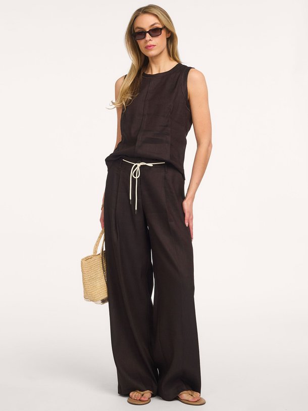 Ontdek de Linnenmix top van Summum in de kleur Bruin bij Orangebag. Op werkdagen voor 21:45 besteld, morgen in huis.