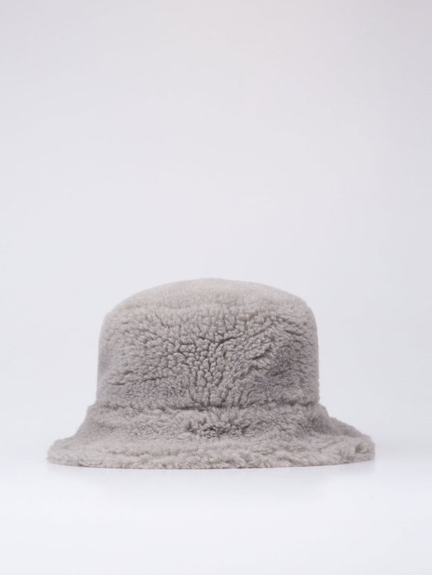 Ontdek de Zoey wolmix reversible teddy buckethat van Alter Ego in de kleur grijs bij Orangebag. Op werkdagen voor 21:45 besteld, morgen in huis.