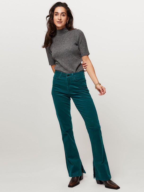 Ontdek de Pleuni katoenmix flared fit ribcord broek van Fabienne Chapot in de kleur blauwgroen bij Orangebag. Op werkdagen voor 21:45 besteld, morgen in huis.