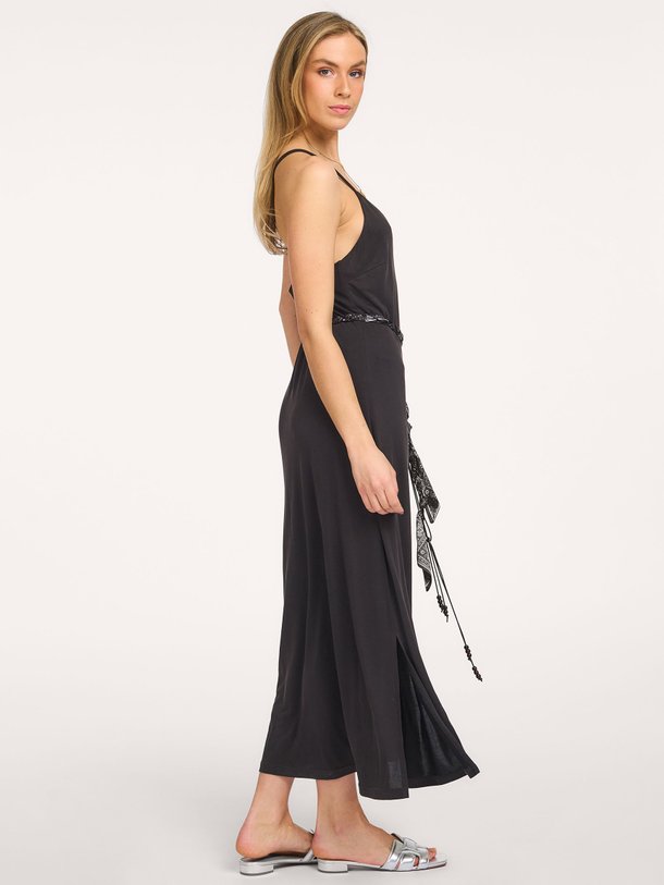 Ontdek de Camilla geweven maxi jurk van Co'Couture in de kleur Donkergrijs bij Orangebag. Op werkdagen voor 21:45 besteld, morgen in huis.