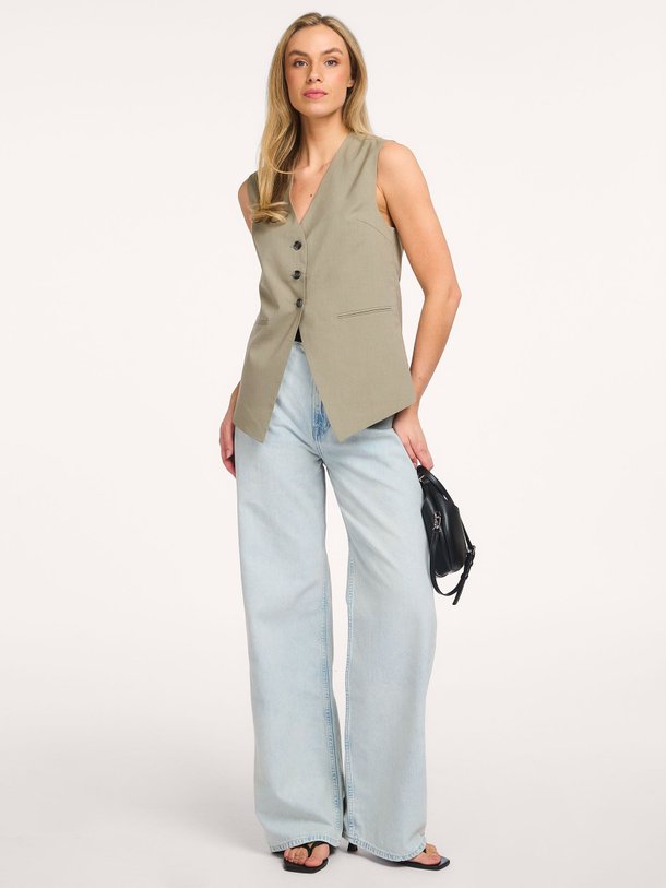 Ontdek de Satova viscosemix gilet van Samsoe Samsoe in de kleur Taupe bij Orangebag. Op werkdagen voor 21:45 besteld, morgen in huis.