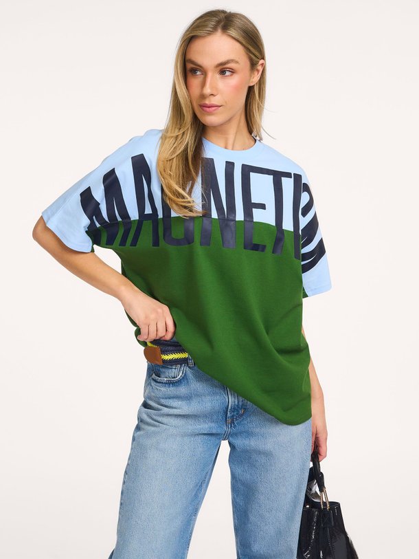 Ontdek de Jega katoenen T-shirt met print van Essentiel Antwerp in de kleur Blauw bij Orangebag. Op werkdagen voor 21:45 besteld, morgen in huis.