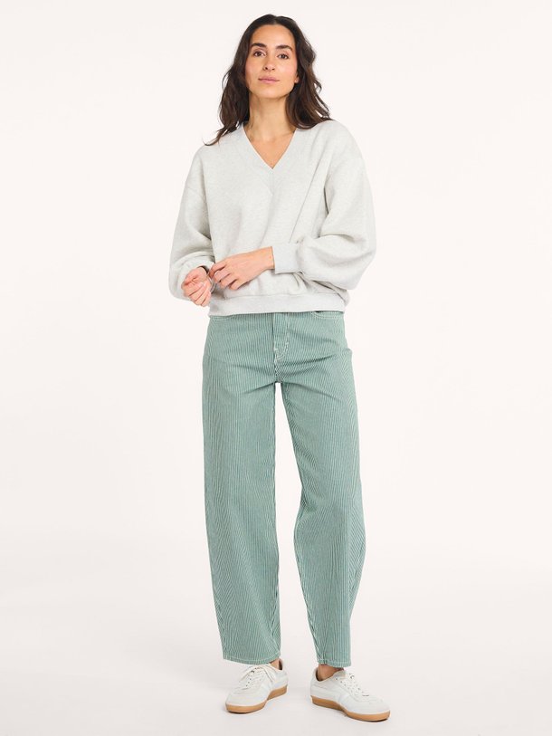 Ontdek de Lew high waist barrel fit jeans van By-Bar in de kleur Groen bij Orangebag. Op werkdagen voor 21:45 besteld, morgen in huis.