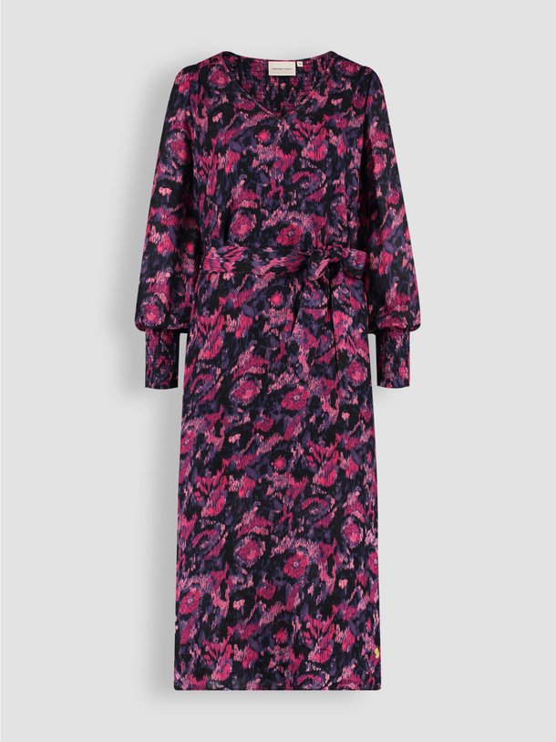 Ontdek de Bree rayon/wolmix jurk met dessin van Fabienne Chapot in de kleur roze bij Orangebag. Op werkdagen voor 21:45 besteld, morgen in huis.