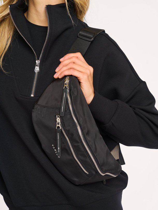 Ontdek de Lasson geweven crossbody tas van Varley in de kleur zwart bij Orangebag. Op werkdagen voor 21:45 besteld, morgen in huis.