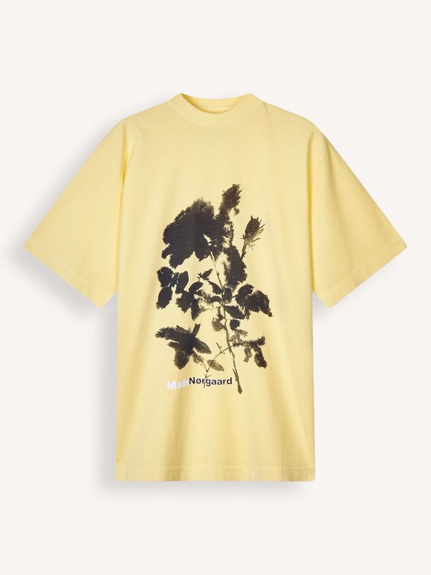 Ontdek de Dassel organic cotton T-shirt met print van Mads Norgaard in de kleur geel bij Orangebag. Op werkdagen voor 21:45 besteld, morgen in huis.