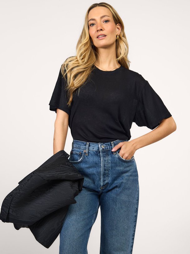 Ontdek de Parry katoen/wolmix T-shirt van DAY Birger et Mikkelsen in de kleur zwart bij Orangebag. Op werkdagen voor 21:45 besteld, morgen in huis.