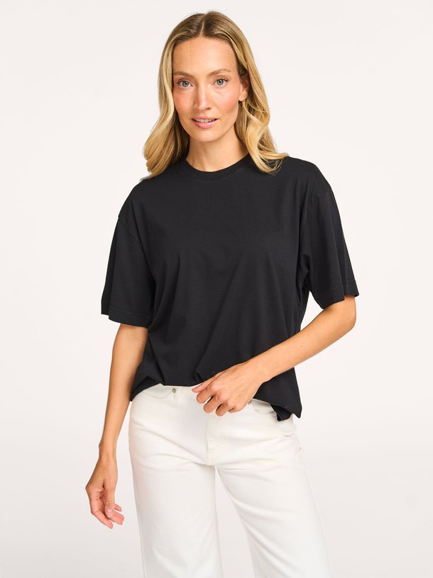Ontdek de Organic cotton oversized top van Colorful Standard in de kleur zwart bij Orangebag. Op werkdagen voor 21:45 besteld, morgen in huis.