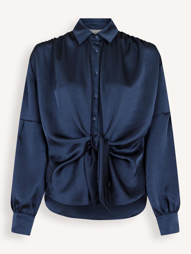 Ontdek de Naja geweven satijnen blouse van Neo Noir in de kleur Donkerblauw bij Orangebag. Op werkdagen voor 21:45 besteld, morgen in huis.
