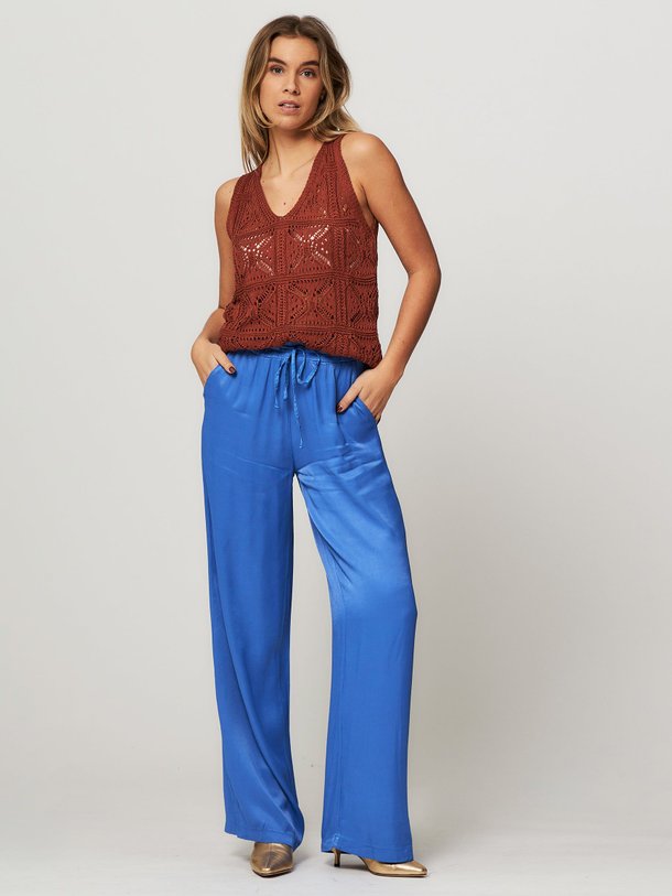 Ontdek de Bacchia viscose wide leg broek van La Fee Maraboutee in de kleur blauw bij Orangebag. Op werkdagen voor 21:45 besteld, morgen in huis.