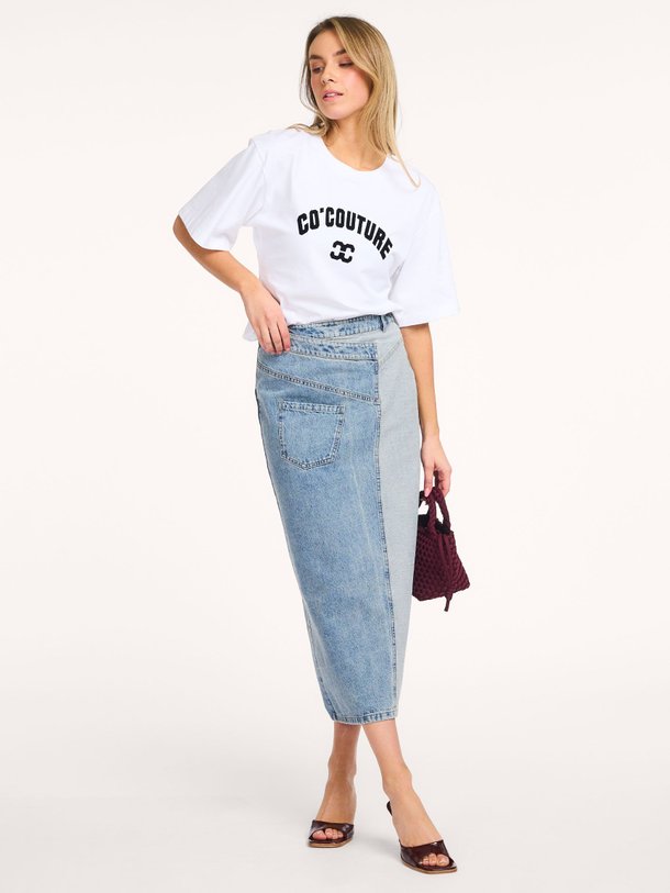 Ontdek de Denice denim rok van Co'Couture in de kleur Blauw bij Orangebag. Op werkdagen voor 21:45 besteld, morgen in huis.