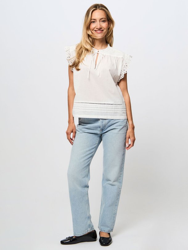 Ontdek de Limonata katoenen top van Second Female in de kleur wit bij Orangebag. Op werkdagen voor 21:45 besteld, morgen in huis.