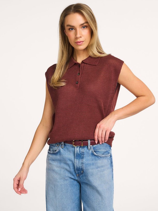 Ontdek de Paloma linnen polo top van Studio AR in de kleur Steenrood bij Orangebag. Op werkdagen voor 21:45 besteld, morgen in huis.