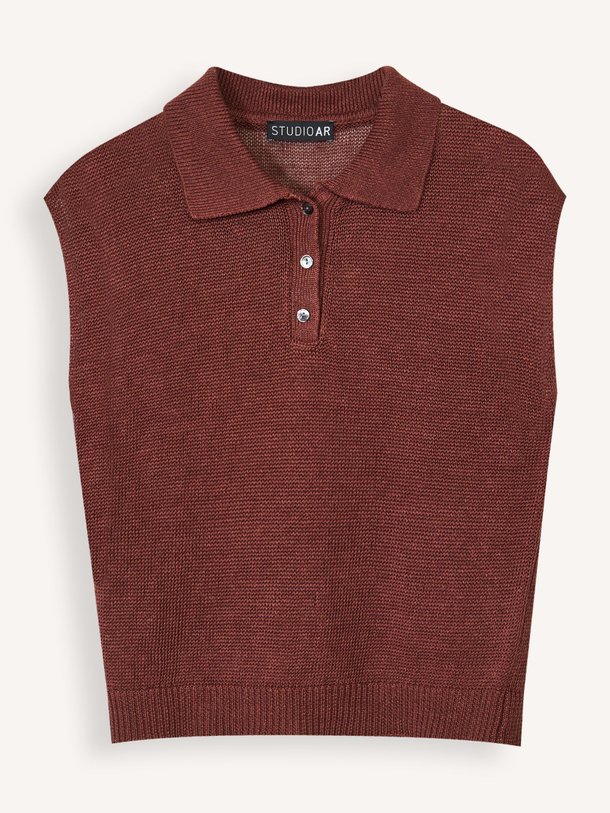 Ontdek de Paloma linnen polo top van Studio AR in de kleur Steenrood bij Orangebag. Op werkdagen voor 21:45 besteld, morgen in huis.