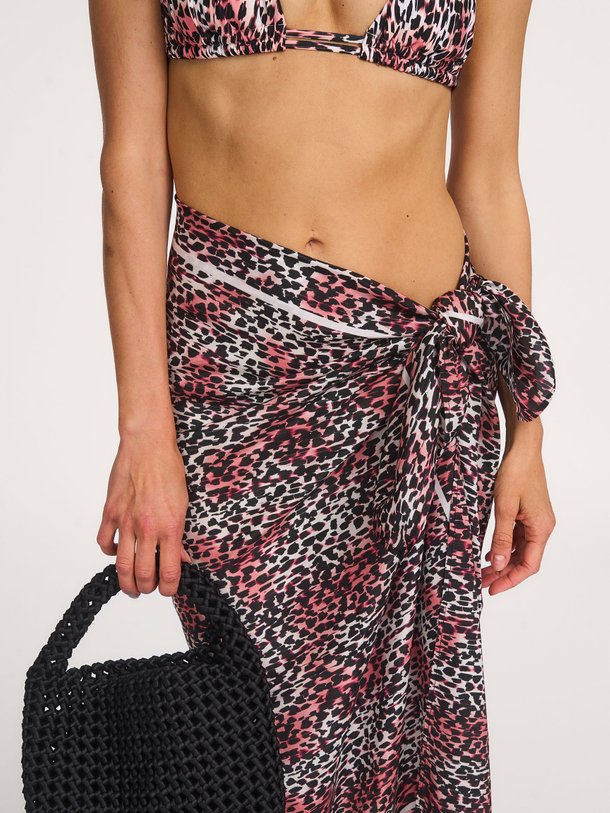 Cyell Cheetah Chic viscose pareo - Roze Ontdek de Cheetah Chic viscose pareo van Cyell in de kleur Roze bij Orangebag. Op werkdagen voor 21:45 besteld, morgen in huis.