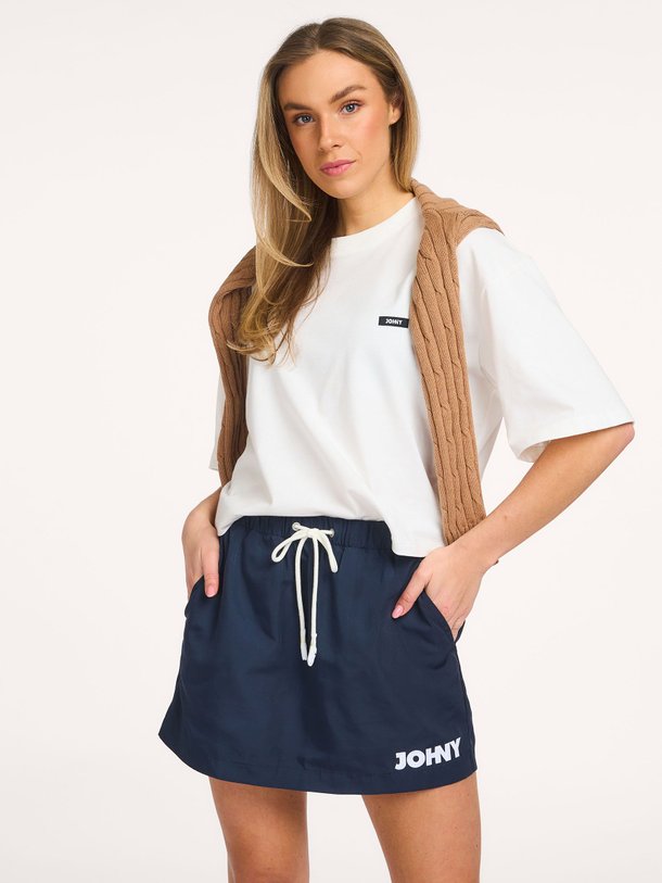 Ontdek de Lexy katoenen logo T-shirt van Johny in de kleur Wit bij Orangebag. Op werkdagen voor 21:45 besteld, morgen in huis.