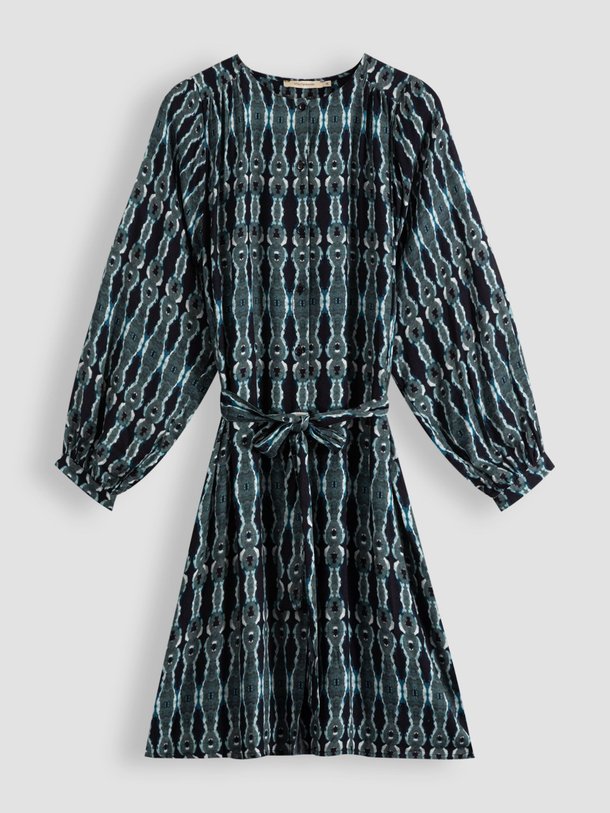 Ontdek de Roanne viscose doorknoopjurk met print van La Fee Maraboutee in de kleur blauwgroen bij Orangebag. Op werkdagen voor 21:45 besteld, morgen in huis.