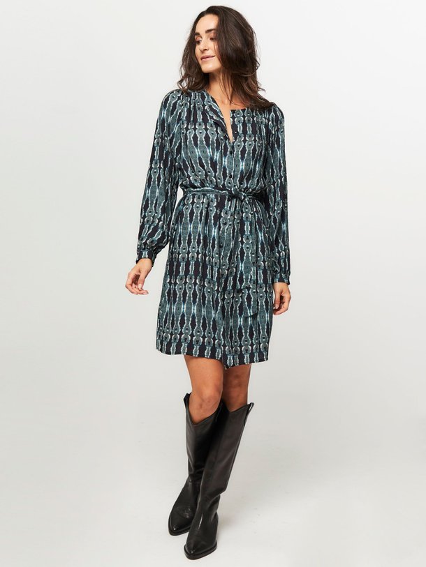 Ontdek de Roanne viscose doorknoopjurk met print van La Fee Maraboutee in de kleur blauwgroen bij Orangebag. Op werkdagen voor 21:45 besteld, morgen in huis.