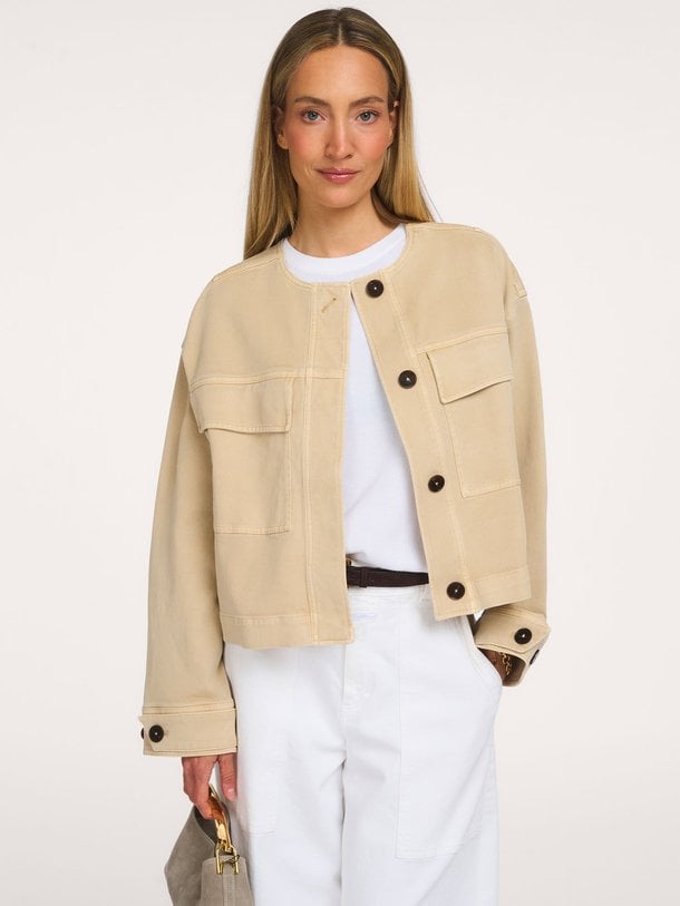 Closed Cropped Utility Jacket Ontdek de CROPPED UTILITY JACKET van Closed bij Orangebag. Op werkdagen voor 21:45 besteld, morgen in huis.