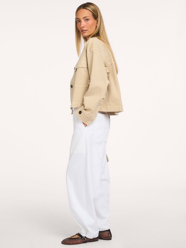 Closed Cropped Utility Jacket Ontdek de CROPPED UTILITY JACKET van Closed bij Orangebag. Op werkdagen voor 21:45 besteld, morgen in huis.