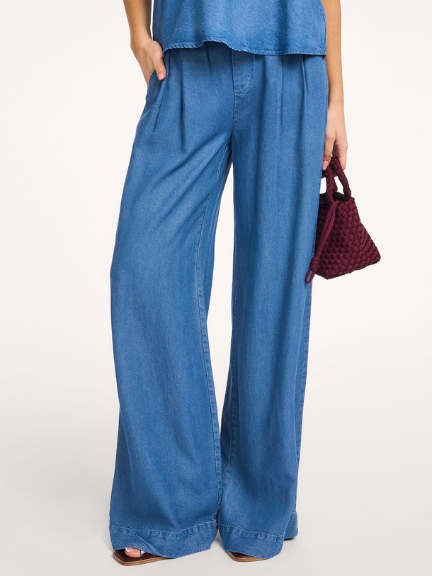Ontdek de Tilly lyocell denim broek van Co'Couture in de kleur Blauw bij Orangebag. Op werkdagen voor 21:45 besteld, morgen in huis.