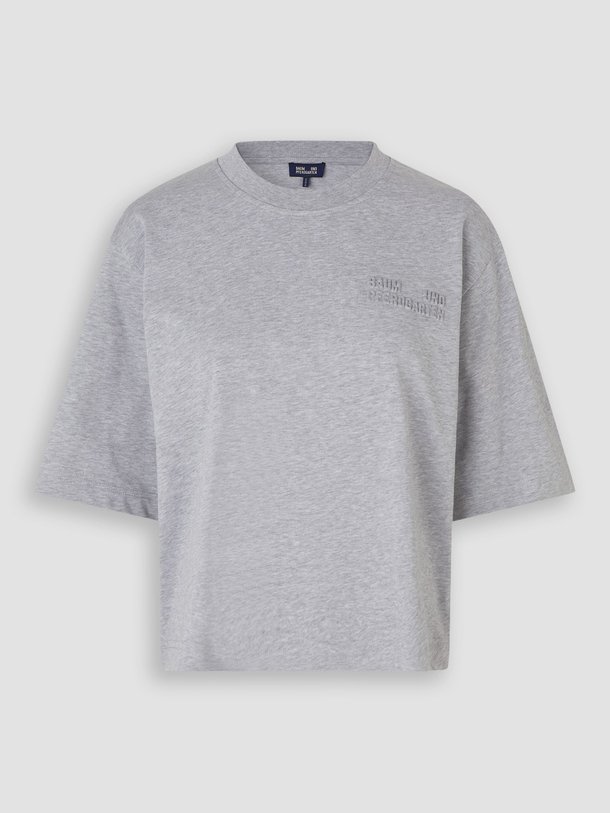 Ontdek de Jiana organic cotton gemêleerd logo T-shirt van Baum und Pferdgarten in de kleur grijs bij Orangebag. Op werkdagen voor 21:45 besteld, morgen in huis.