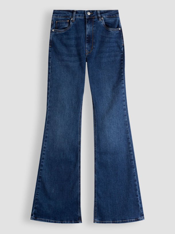 Ontdek de The Dekota high waist flared fit jeans van My Essential Wardrobe in de kleur donkerblauw bij Orangebag. Op werkdagen voor 21:45 besteld, morgen in huis.