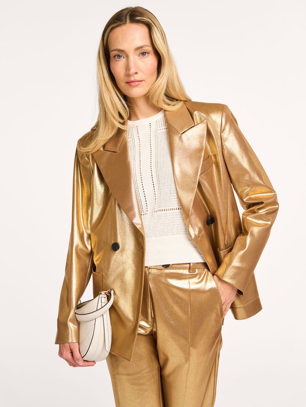 Ontdek de Davos viscosemix metallic blazer van Nathalie Vleeschouwer in de kleur goudkleur bij Orangebag. Op werkdagen voor 21:45 besteld, morgen in huis.