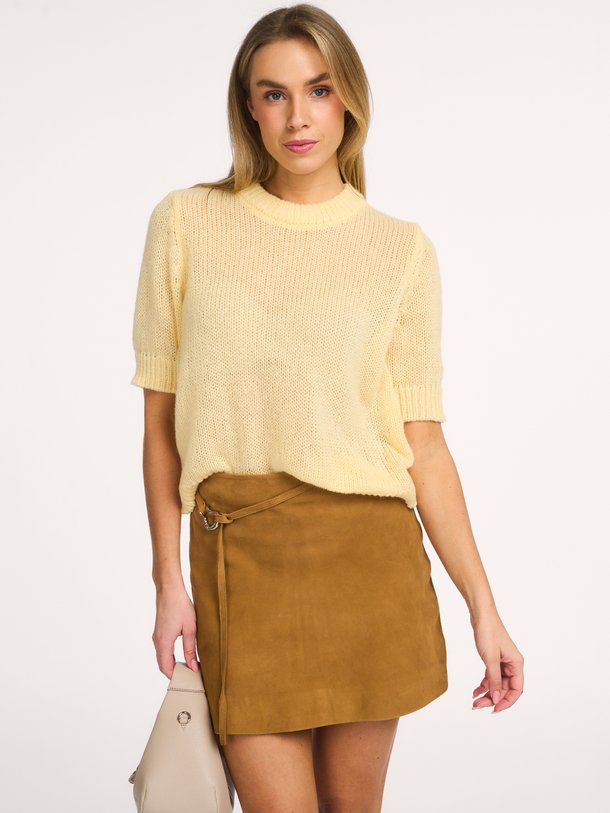 Ontdek de Axelle lederen rok van Modstrom in de kleur Camel bij Orangebag. Op werkdagen voor 21:45 besteld, morgen in huis.