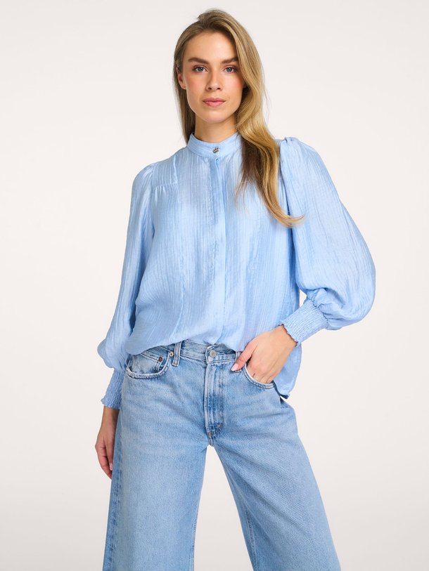 Ontdek de Tassy viscosemix blouse van Co'Couture in de kleur Blauw bij Orangebag. Op werkdagen voor 21:45 besteld, morgen in huis.