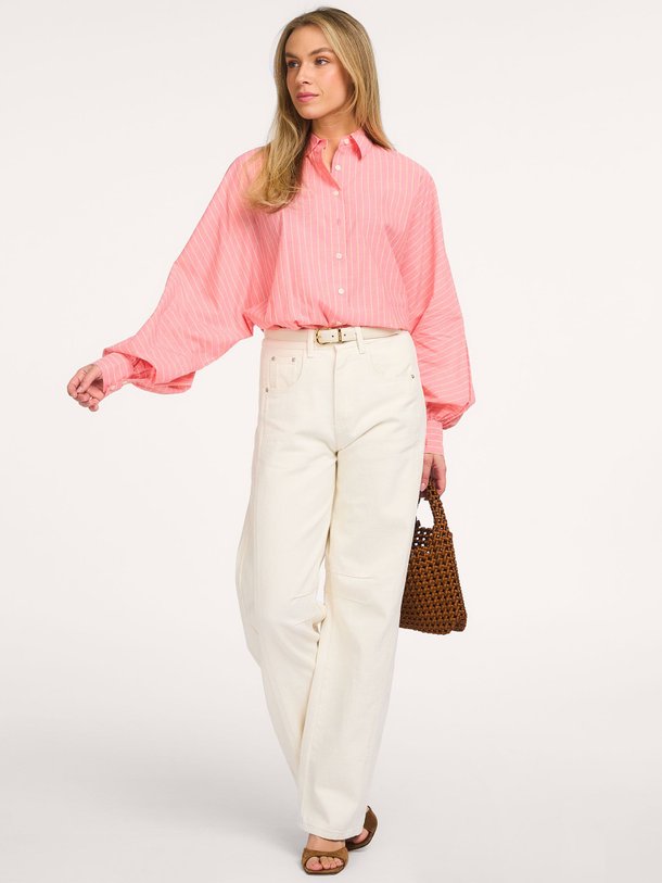 Ontdek de Antonia katoenen gestreepte blouse van So Sue in de kleur Koraal bij Orangebag. Op werkdagen voor 21:45 besteld, morgen in huis.