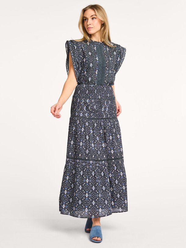 Ontdek de Xena katoenen maxi rok met dessin van By-Bar in de kleur donkerblauw bij Orangebag. Op werkdagen voor 21:45 besteld, morgen in huis.